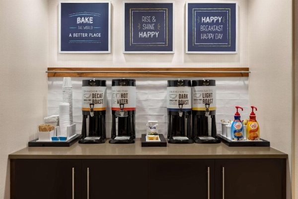 Hampton Inn By Hilton Shelton image 10