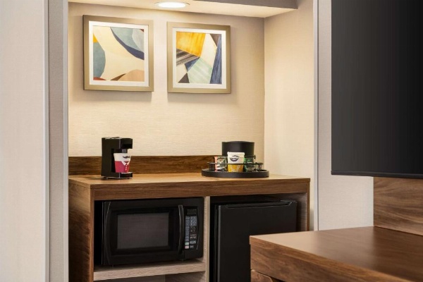 Hampton Inn By Hilton Shelton image 27